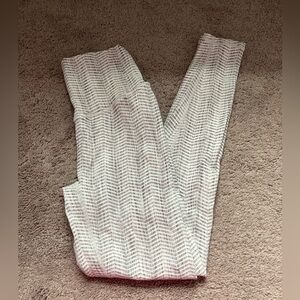 Ptula White Peak Leggings